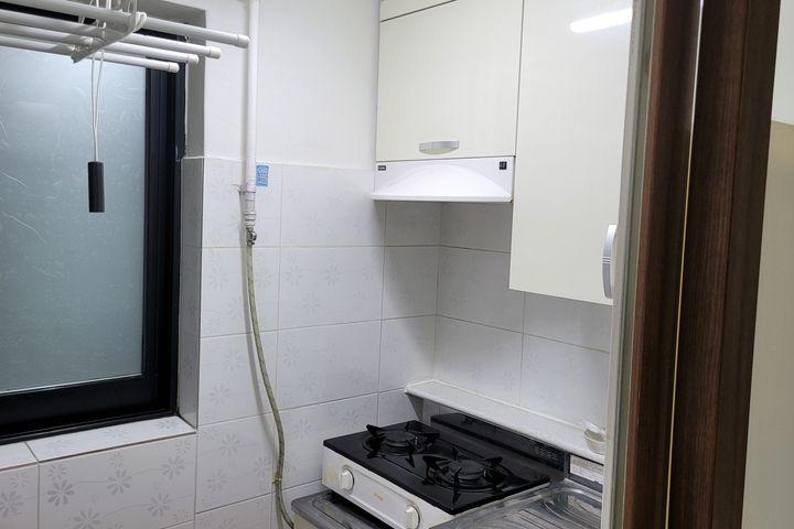 Bright and cozy studio in Gwaneum-dong 4th image