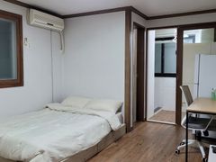 Bright and cozy studio in Gwaneum-dong 0th image