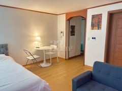 Cozy, fully furnished studio apartment in Yeo 14th image