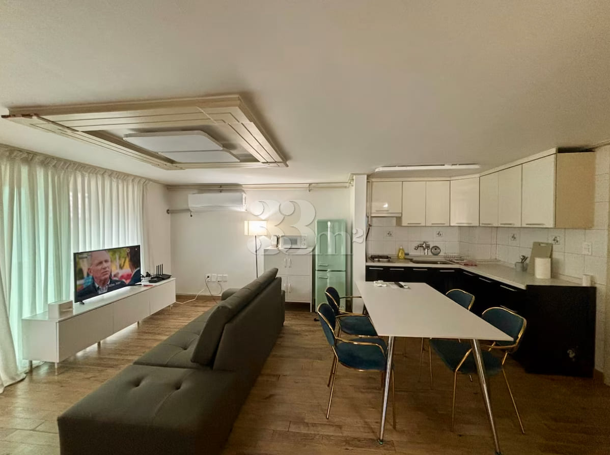 Spacious two-bedroom apartment in Yeoksam-don 4th image