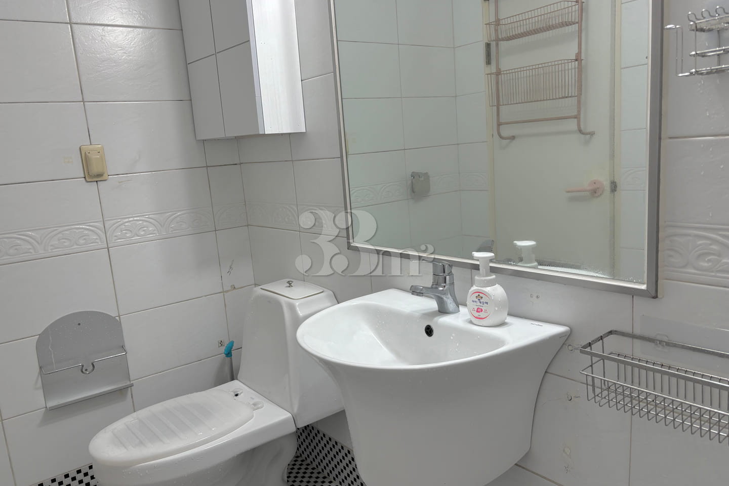 Cozy, fully furnished studio apartment in Yeo 15th image