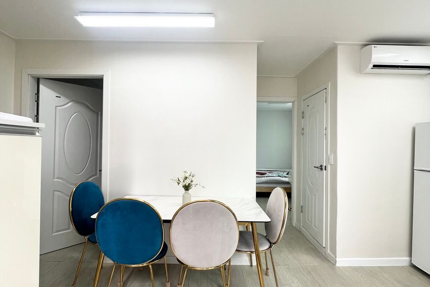 신촌/홍대 4인 깔끔한 0번째 이미지