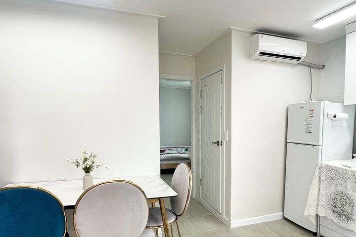 Clean accommodation for 4 in Sinchon/Hongdae 5th image