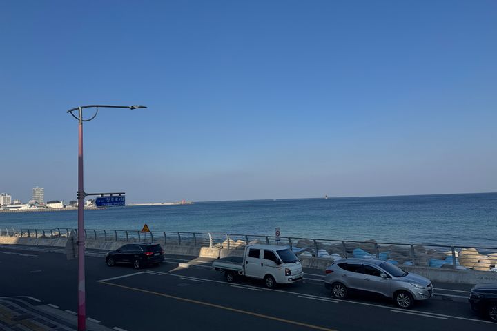 문 열자마자 바다 10번째 이미지