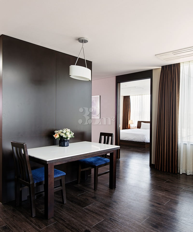 The most spacious family room 2th image