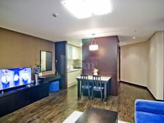 The most spacious family room 1th image
