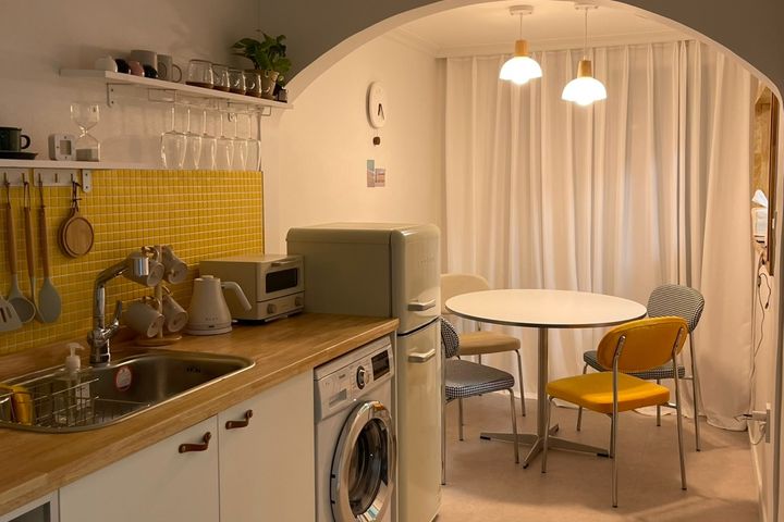 Stylish Two-Room Accommodation in Eunpyeong-g 6th image