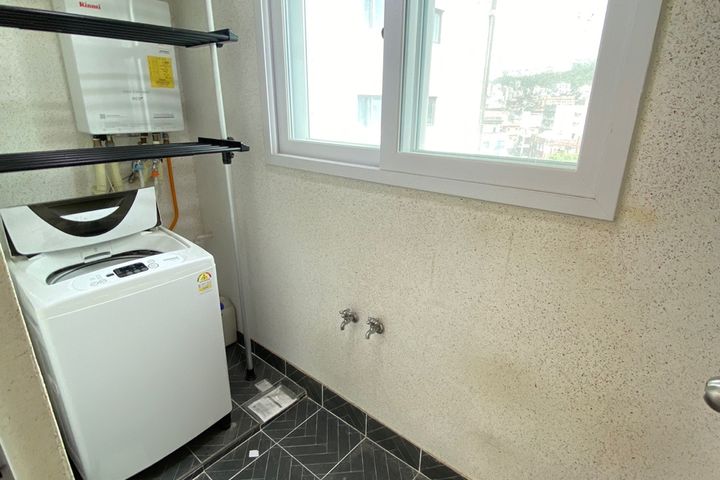 Doksan-dong Bright Two-Room Apartment, Parkin 17th image