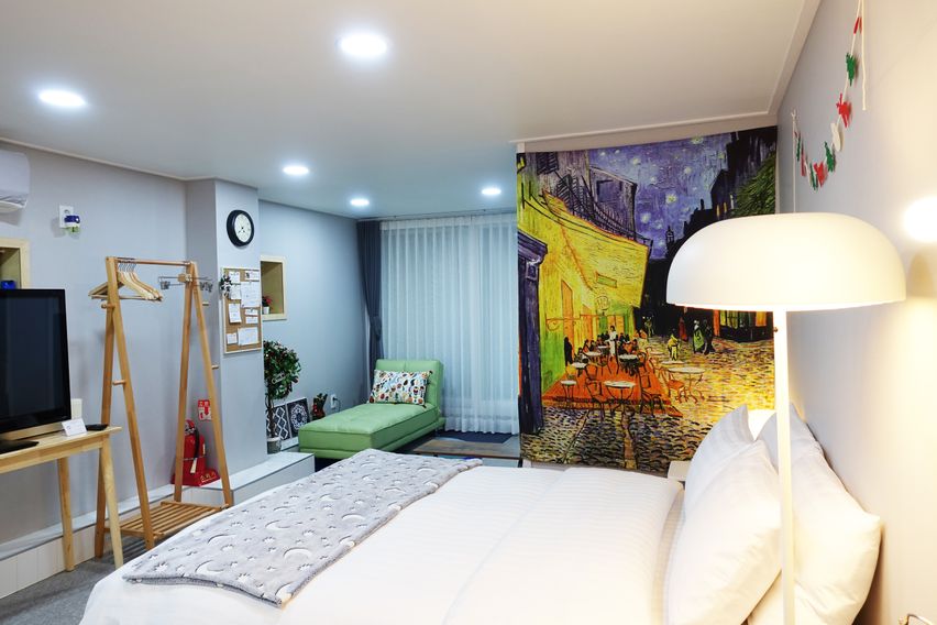 3 minutes from Hongik University Station Exit 5th image