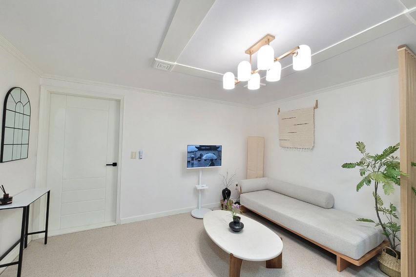 신촌역도보5분/넓은거실