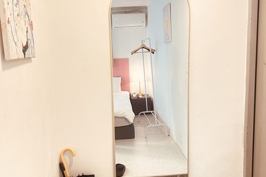 홍대 6번출구 도보5분