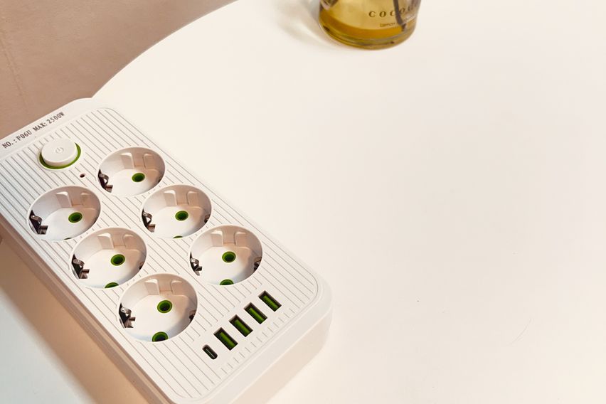 홍대 6번출구 도보5분