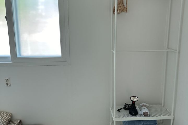 J House 5th image