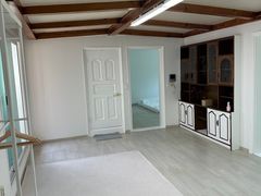 J House 15th image