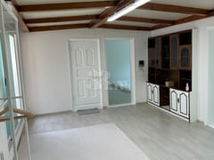 J House 15th image