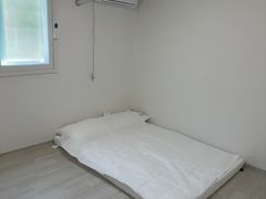 J House 16th image