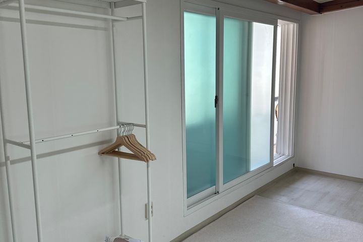 J House 14th image