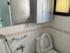 J House 7th image