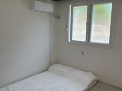 J House 17th image