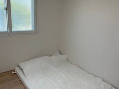 J House 2 4th image
