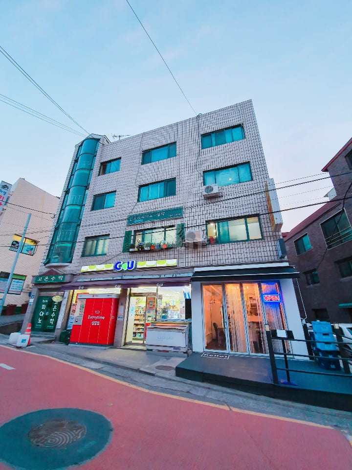 Two-room apartment near Hongje Station Exit 3 7th image