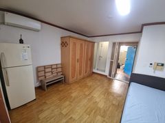 Jinhae Cherry Blossoms / Vacant Studio Apartm 1th image