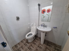 Jinhae Cherry Blossoms / Vacant Studio Apartm 3th image