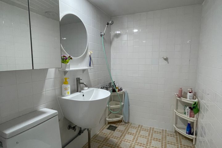 Yeonhee Clean 2-Person Room A 8th image