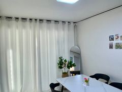 Neat Single Room B - Women Only 5th image