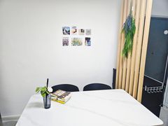 Neat Single Room B - Women Only 6th image