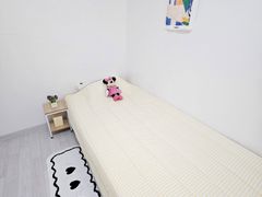 Neat Single Room C - Women Only 7th image