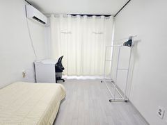 Neat Single Room C - Women Only 0th image