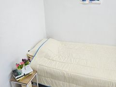 Neat Single Room C - Women Only 5th image