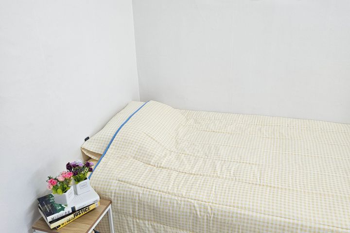 Neat Single Room C - Women Only 5th image