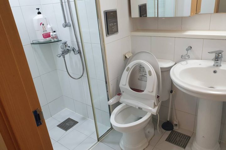 Mapo studio apartment with a prime view of th 11th image