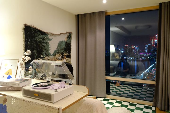 Mapo studio apartment with a prime view of th 13th image