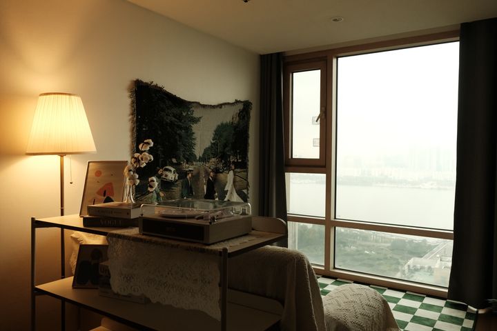 Mapo studio apartment with a prime view of th 14th image
