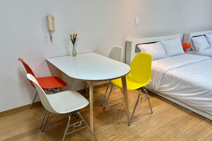 홍대입구역 챈하우스