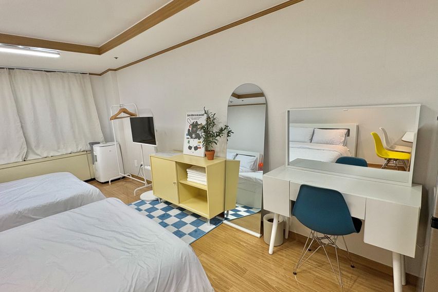 홍대입구역 챈하우스