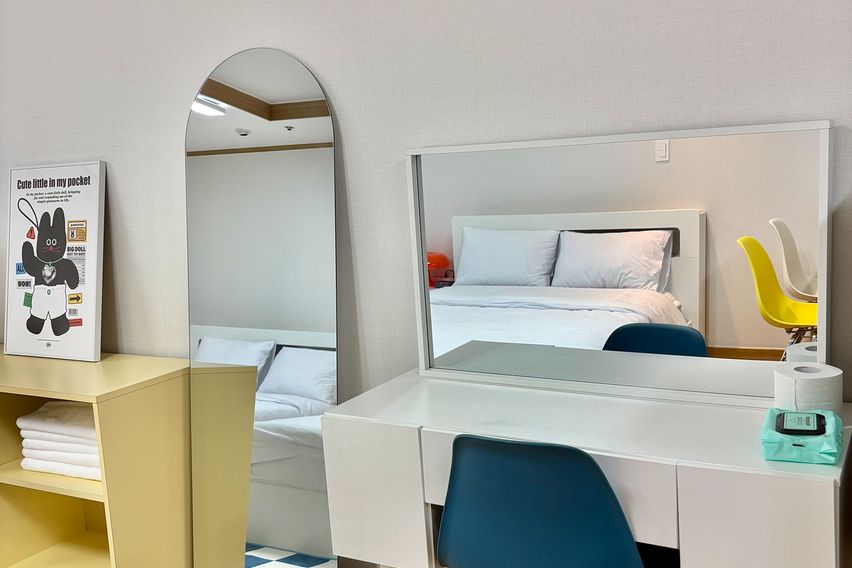 홍대입구역 챈하우스