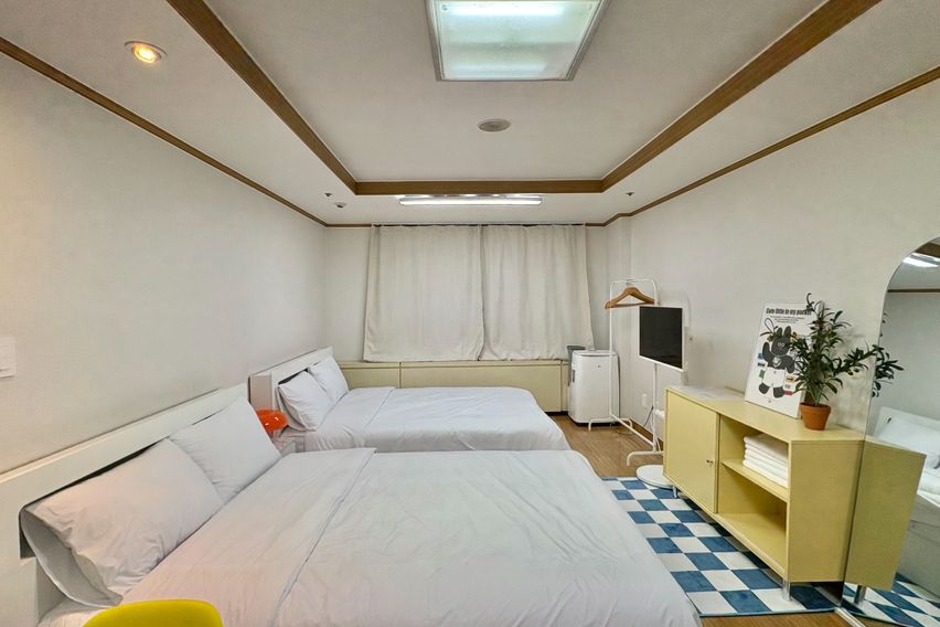 홍대입구역 챈하우스