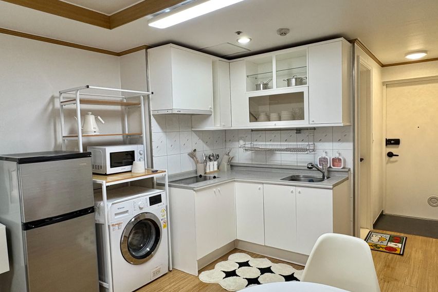 홍대입구역 챈하우스