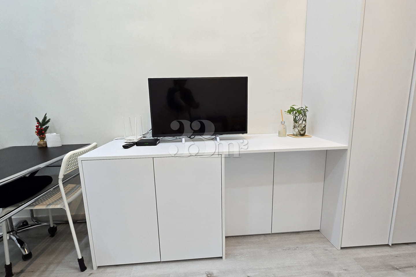 9-pyeong apartment next to Dongtan Lake with  7th image