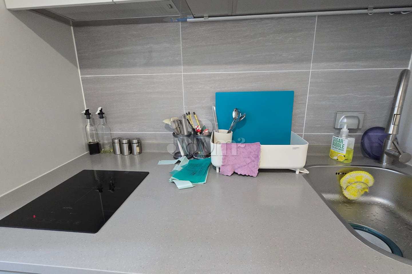 9-pyeong apartment next to Dongtan Lake with 12th image