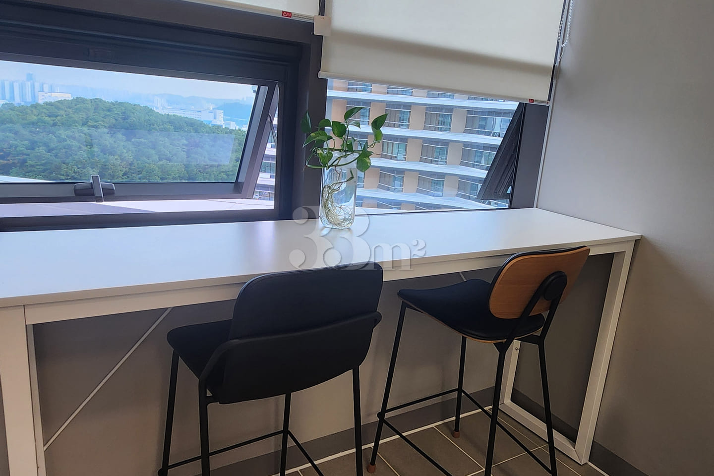 9-pyeong apartment next to Dongtan Lake with  18th image