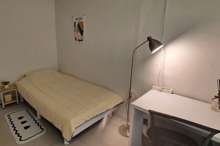 Neat Single Room C - Women Only 3th image