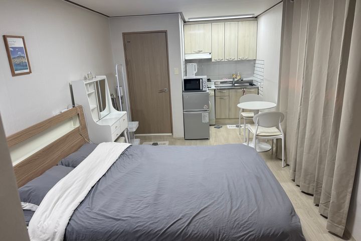 Seoul Station! Fully furnished 0th image