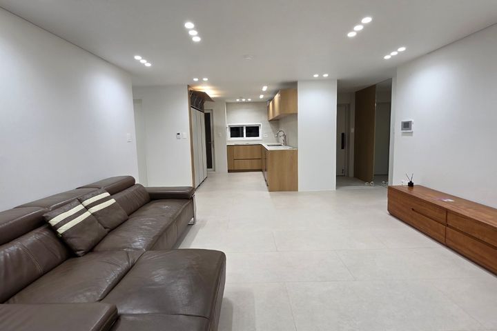 Hanti Station 3-room, fully furnished 2th image