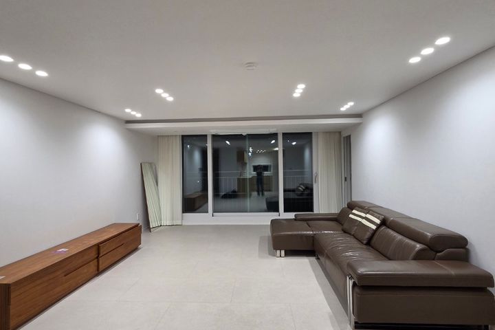 Hanti Station 3-room, fully furnished 1th image