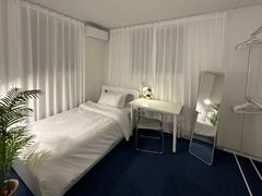 Henry House 0번째 이미지